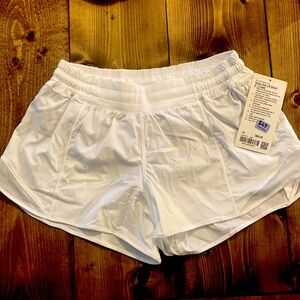 Lululemon Hotty Hot LR Short 4”
